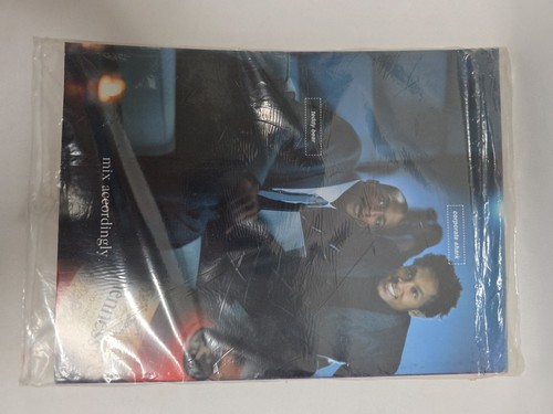PLAYBOY October 2000 - Hedonism III, Speed Demon Michael Johnson Interview - VG - Picture 4 of 5