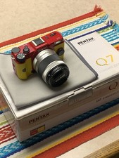 MINT Pentax Q7 Red/Yellow 02 Zoom Kit Complete In Box 168 SC NO TARIFFS MUST SEE