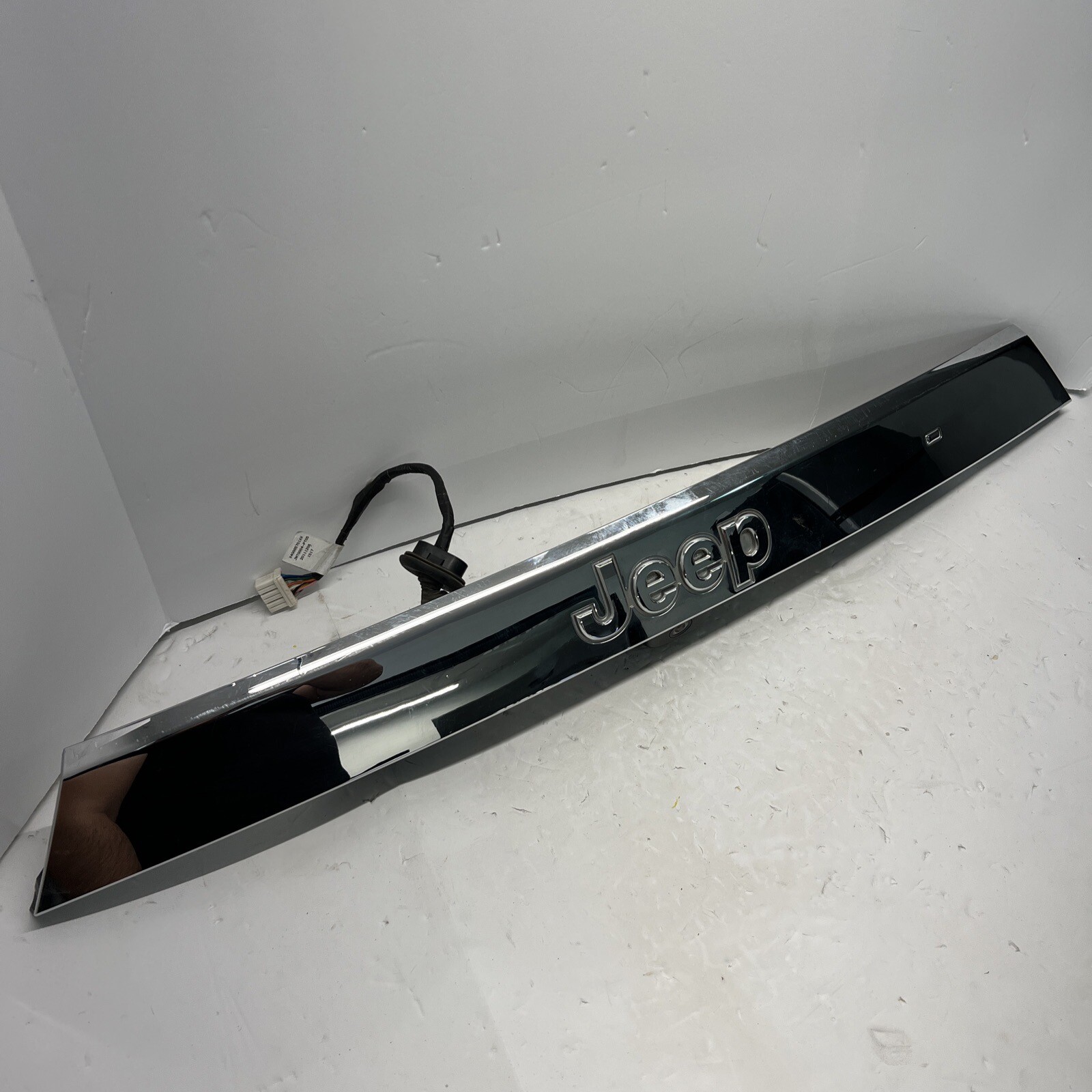 OEM 20112013 Jeep Grand Cherokee Rear Trunk Lid Garnish Chrome Molding