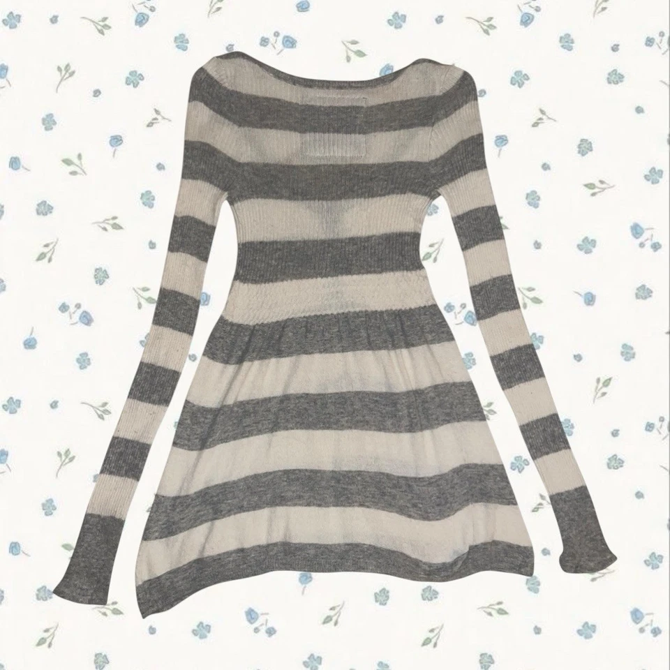 Vintage Y2K Abercrombie & Fitch Grey & White Striped Henley Babydoll Sweater- M - Image 2 of 4