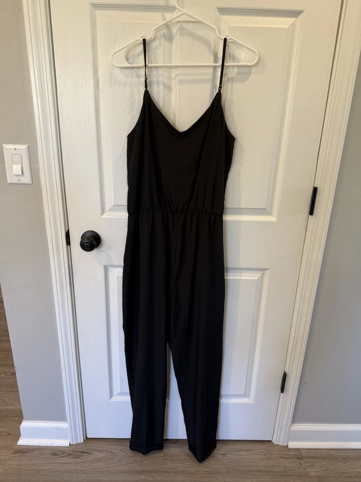 Mono negro The Limited para mujer talla grande cremallera trasera cuello en V liso de una pieza Foto 3 de 4