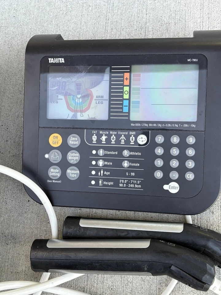 Analizador de composición corporal Tanita MC-780U (para piezas) Foto 4 de 4