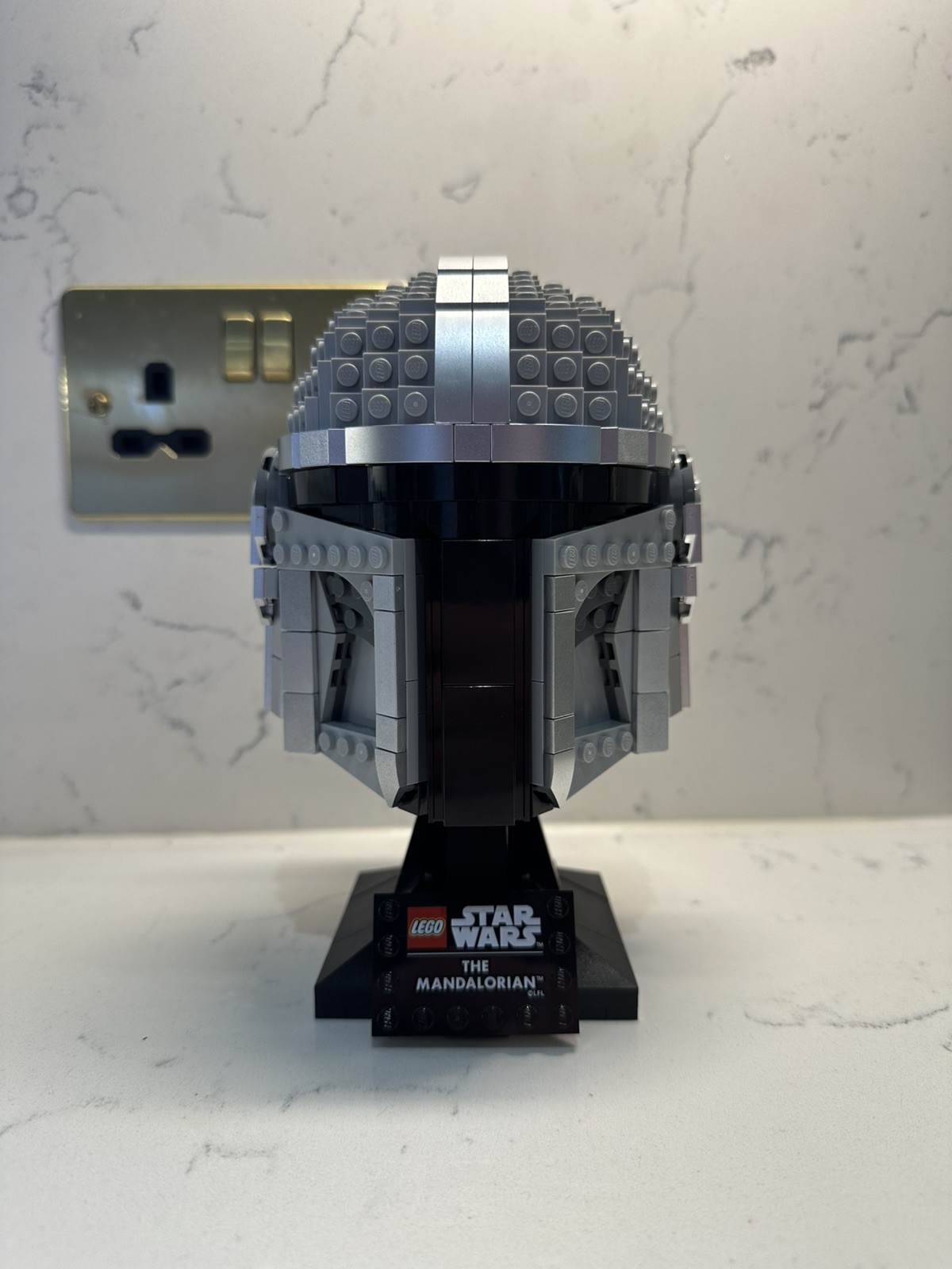 LEGO Star Wars The Mandalorian Helmet Complete With All Exclusive Parts 75328