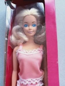 Barbie fun to dress 1989