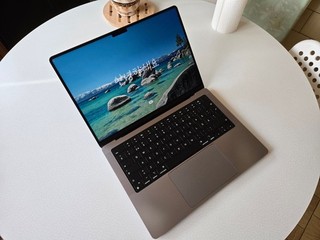 Apple MacBook Pro 14” (M1 MAX 64GB RAM 2TB SSD) – Space Grey