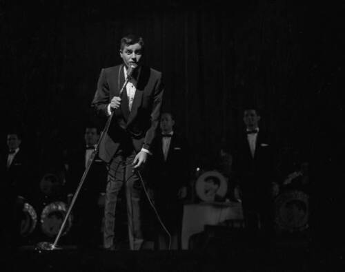 Jerry Lewis performs onstage at the RKO Palace Theater 1957 Old Photo 14 - Bild 1 von 1