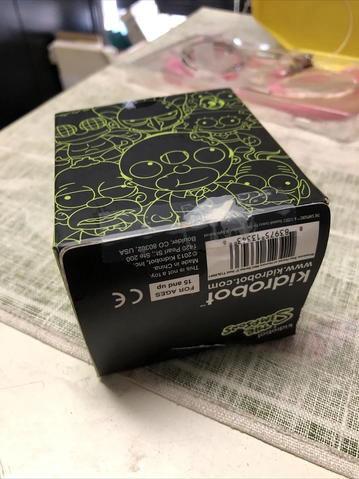 Kidrobot x Los Simpson Treehouse of Horror - Figura Vinilo 3" Foto 4 de 4