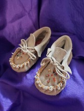 Vintage Beaded Baby Moccasins gray grey leather cushioned 5.5 in