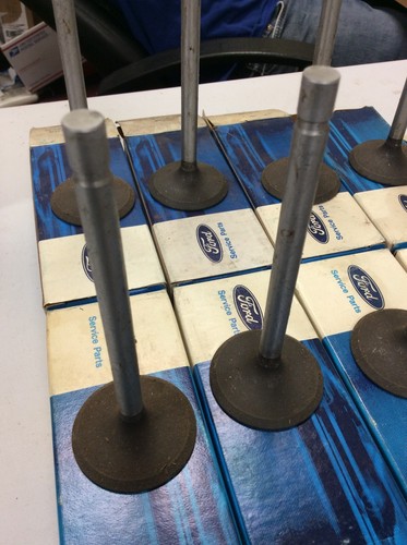 NOS Set (8) STD 351W Intake Valves 69-74 Ford Mustang Torino Ranchero Cougar - Foto 3 di 5