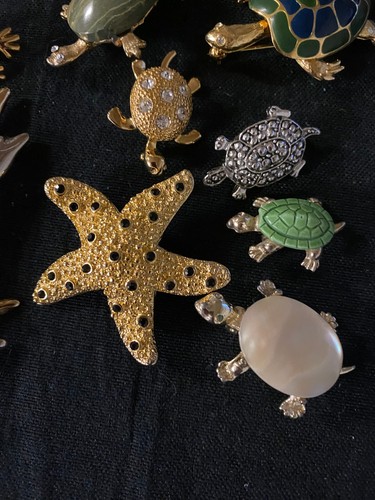 Sea Animal Brooch Lot Of 10 Rhinestone Enamel Aquatic Dolphin Turtles Lobster - Picture 5 of 9