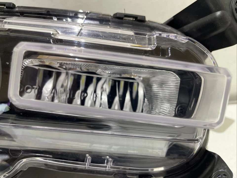 2023 - 2025 Kia Sportage X-Line Full LED Fog Light Passenger Right RH OEM 9112 - Image 4 of 4