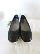 New! Baretraps▪︎Size 7 1/2M▪︎Black▪︎BT NISSA▪︎Slip-on Shoes~White 1" Soles