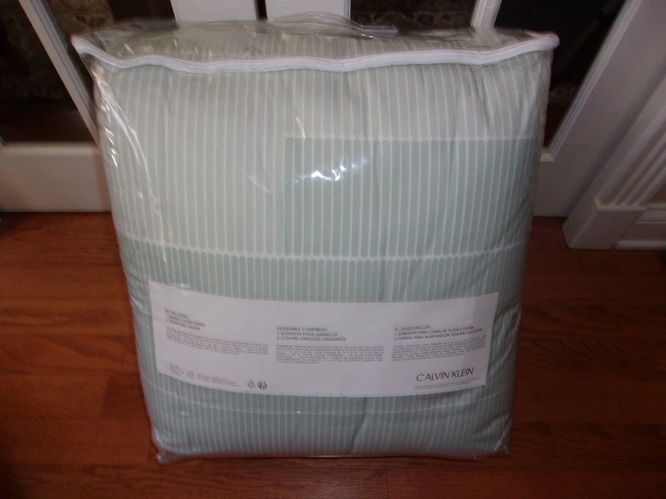 Nuevo en Paquete Juego Edredón y Fundas Calvin Klein Monocromo Verde Menta Completo/Reina 3 piezas Foto 4 de 4