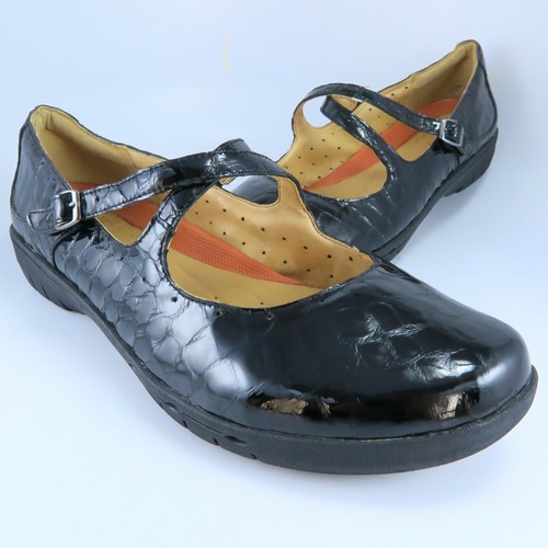 clarks patent mary jane shoes