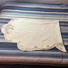 Vtg Linen Hand Embroidered Floral Buffet Table Runner Pastel Yellow 25”x70” NICE