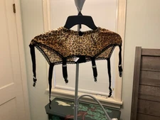 6 Strap Luxury Suspender Belt Leopard & Black (Garter Belt) 🇬🇧