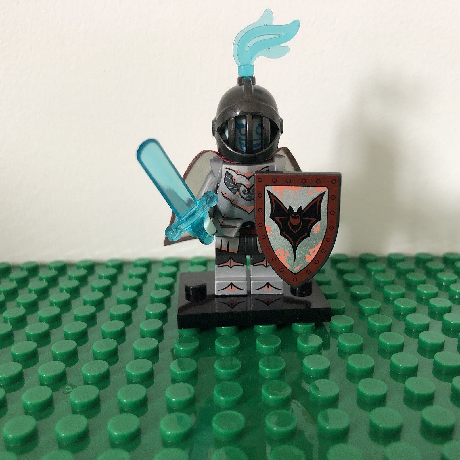 LEGO bricks Minifigure - FRIGHT KNIGHT Ghost  With Cape (MOC) 