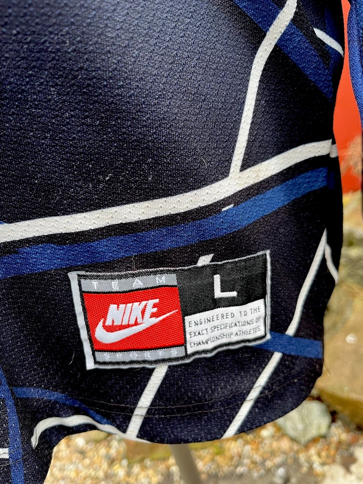 Vintage Y2K Nike Team NHL Street Toronto Maple Leafs Hockey Jersey Size Large - Image 2 of 4