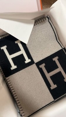 HERMES Avalon throw blanket 85%ウー15%カシミア Avalon III throw blanket | Hermès Hong Kong SAR