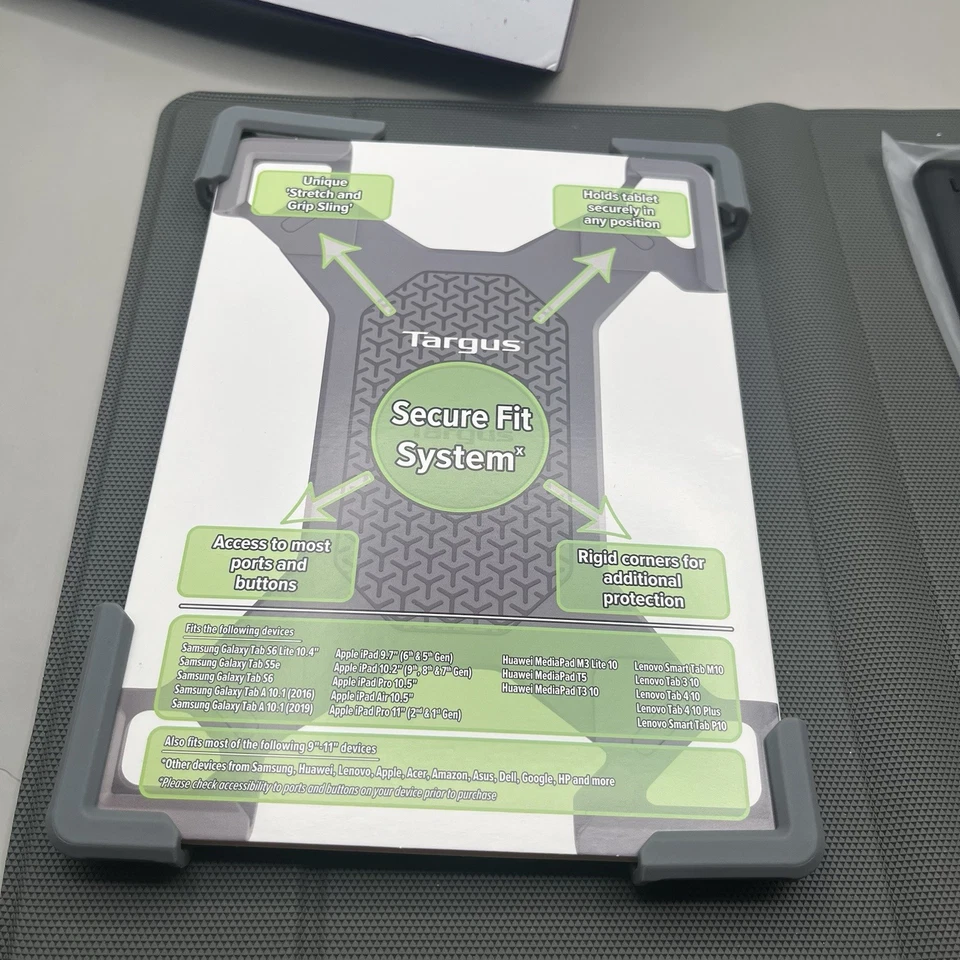 Targus Pro-Tek Universal Bluetooth 5.1 Keyboard Case for 9-11-inch Tablets - Image 3 of 4