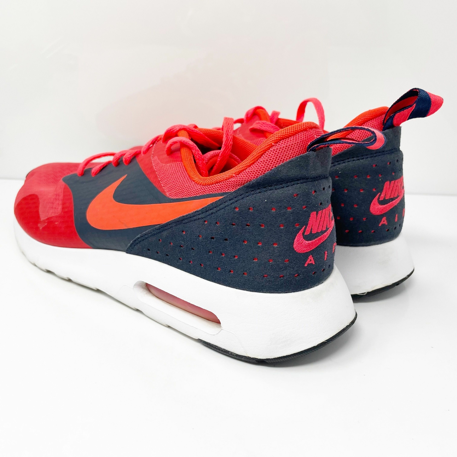 nike tavas red