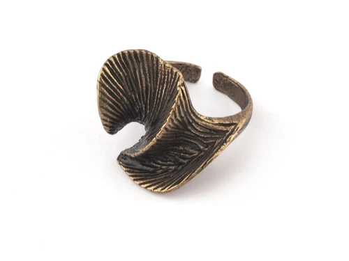 Leaf Ring, Adjustable Antique Bronze Plated Brass 4014