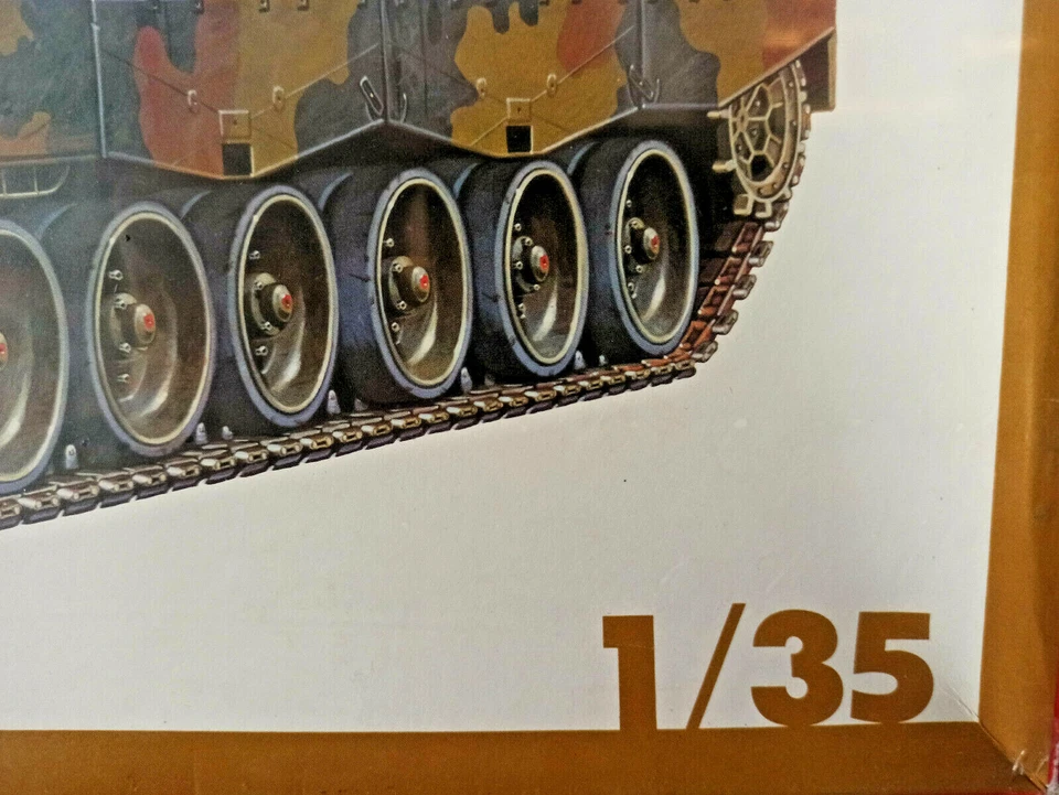 Leopard 2 Tank -  Plastic model Kit 1:35 Esci Ertl art.5022 - Immagine 3 di 4