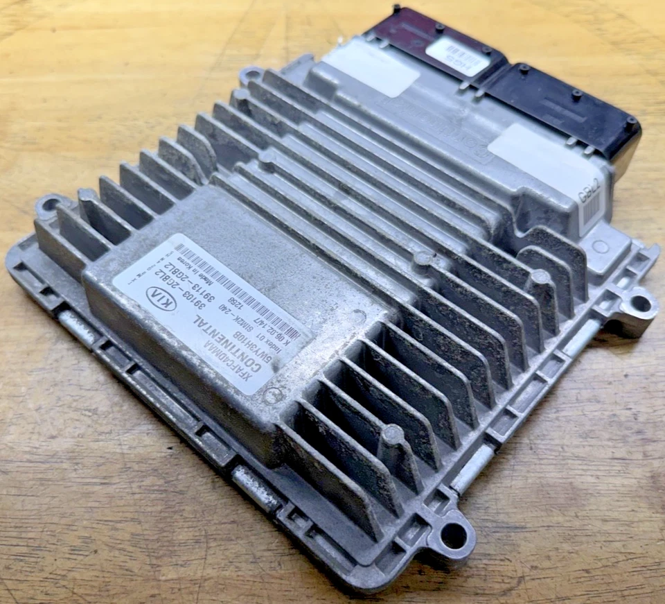 2014-15 Kia Sorento 2.4L ECM Engine Computer Control Module PCM ECU 39113-2GBL2 - Image 3 of 4