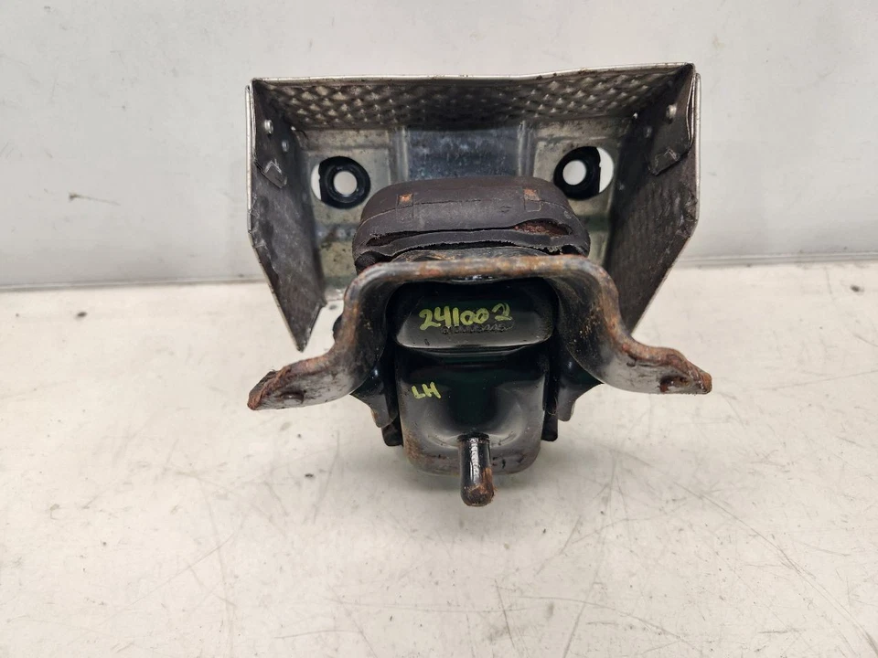 GMC Sierra 1500 2010 (5,3 L/AT) montaje del motor izquierdo para conductores Foto 3 de 4