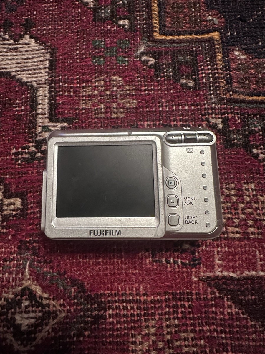 Fujifilm FinePix A Series A700 7.3MP Digital Camera - Silver Fujifilm FinePix A Series A700 7.3MP Digital Camera - Silver