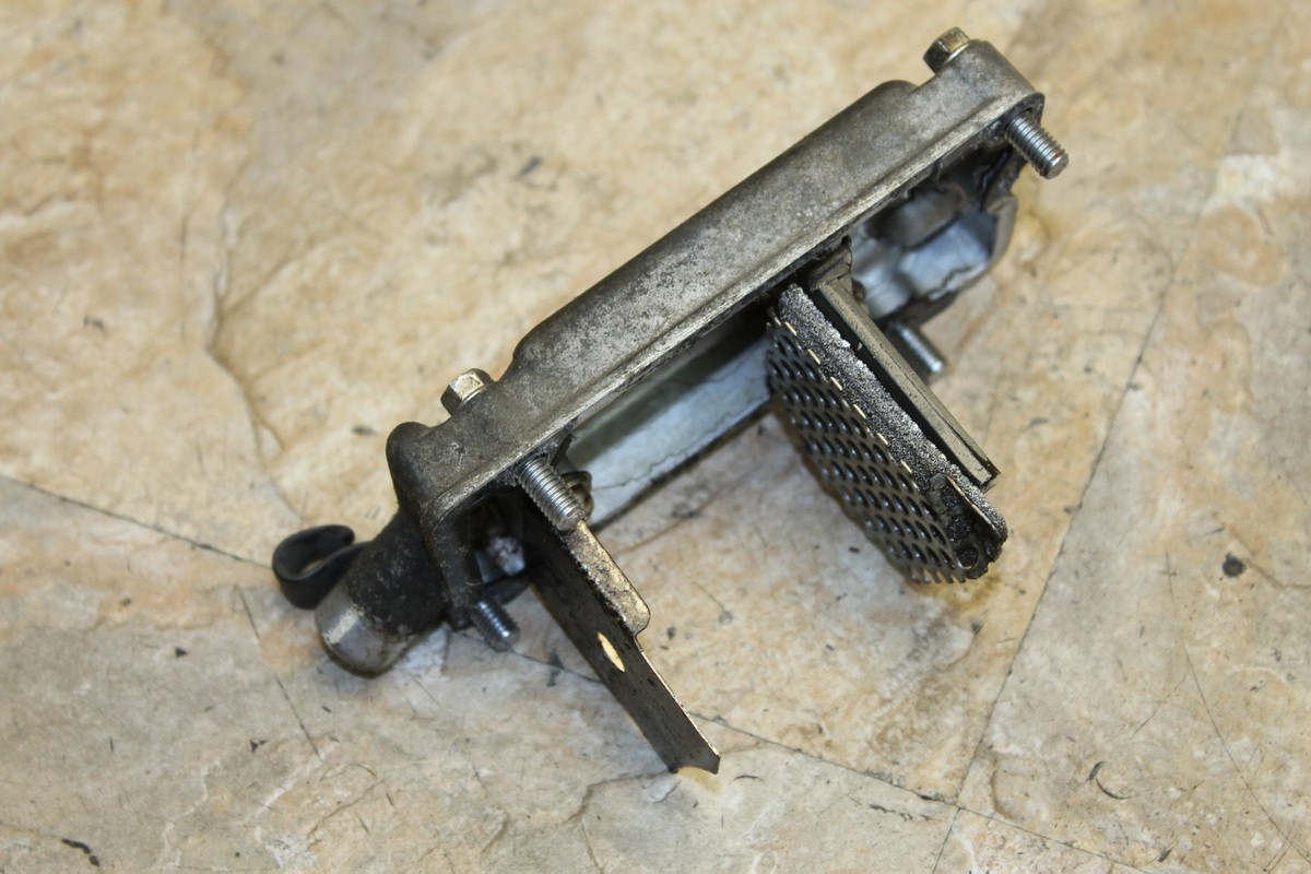 88-90 KAWASAKI NINJA ZX10 ZX 1000 B OEM BREATHER PLATE VALVE