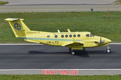 PHOTO  AEROPLANE HAWKER BEECHCRAFT B200 SUPER KING AIR 'LN-LTC' C/N BB-2002 BUIL