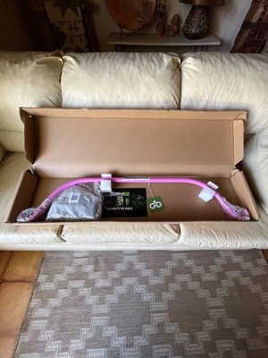 New Gorillia Bow in pink with three different strength resistance bands