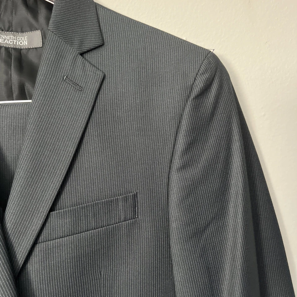 Men’s Suit Size 38R Pants 31W Kenneth Cole Reaction 3PC Green Stripe Suit - Image 3 of 4