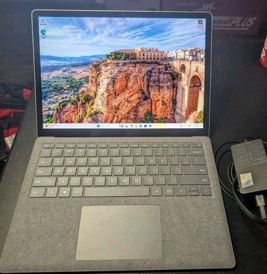 Microsoft Surface Laptop 3, 13.5 , Intel i7, 16GB RAM, 256GB, Alcantara Covering