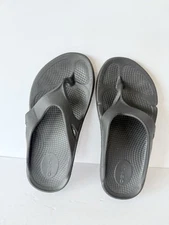 Oofos Recovery Flip Flops Black Orthopedic Comfort Sandal Women’s Size 6