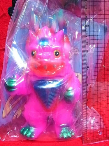 Ultraman Monster Miklass Soft Vinyl Pink/U.S. Toys 807239 - Picture 2 of 3