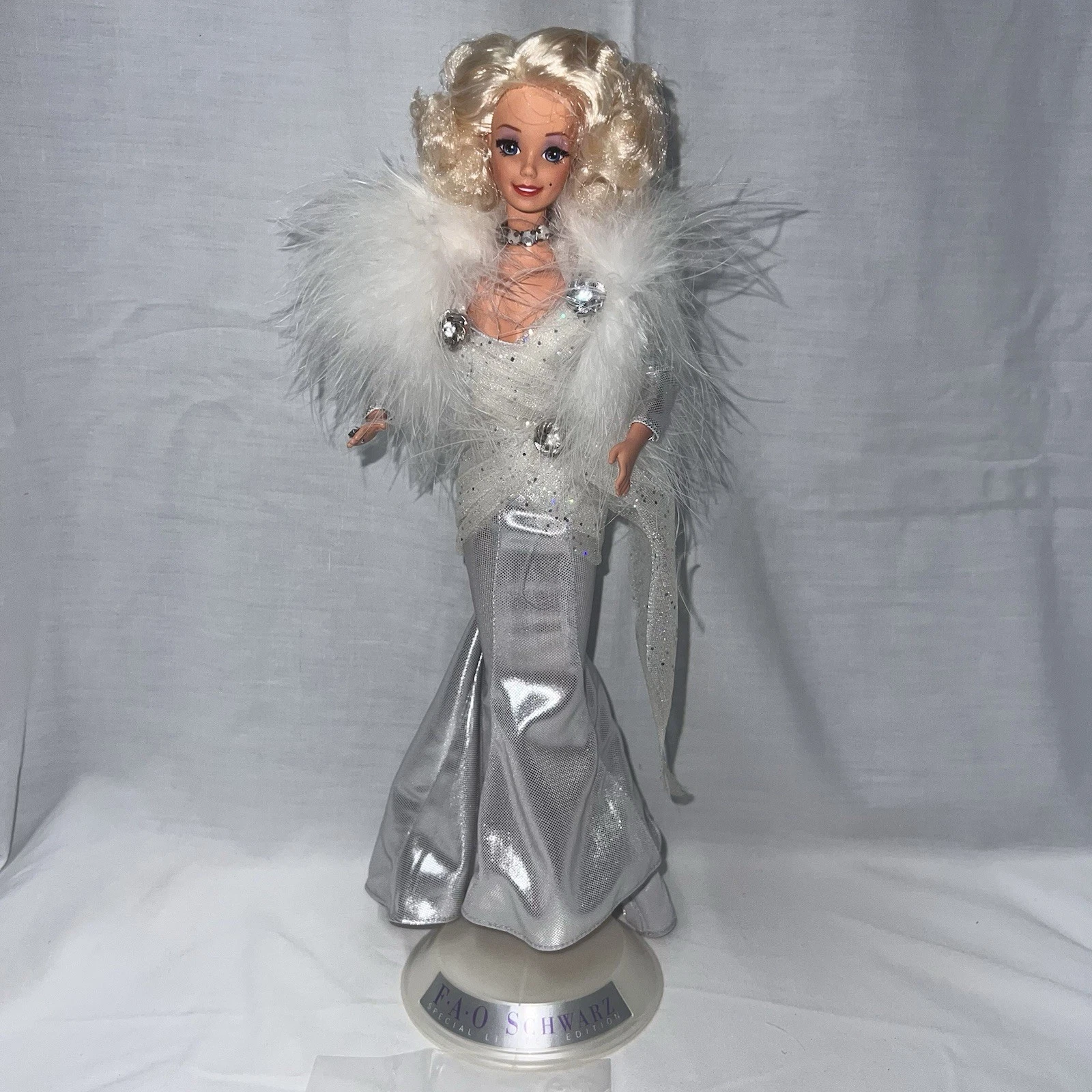 1993 FAO Schwarz Silver Screen Barbie Doll Mattel #11652 Rooted Lashes - Picture 1 of 10