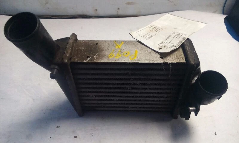 Intercooler derecho pasajero Audi Allroad 01-05 2,7 L Foto 3 de 4