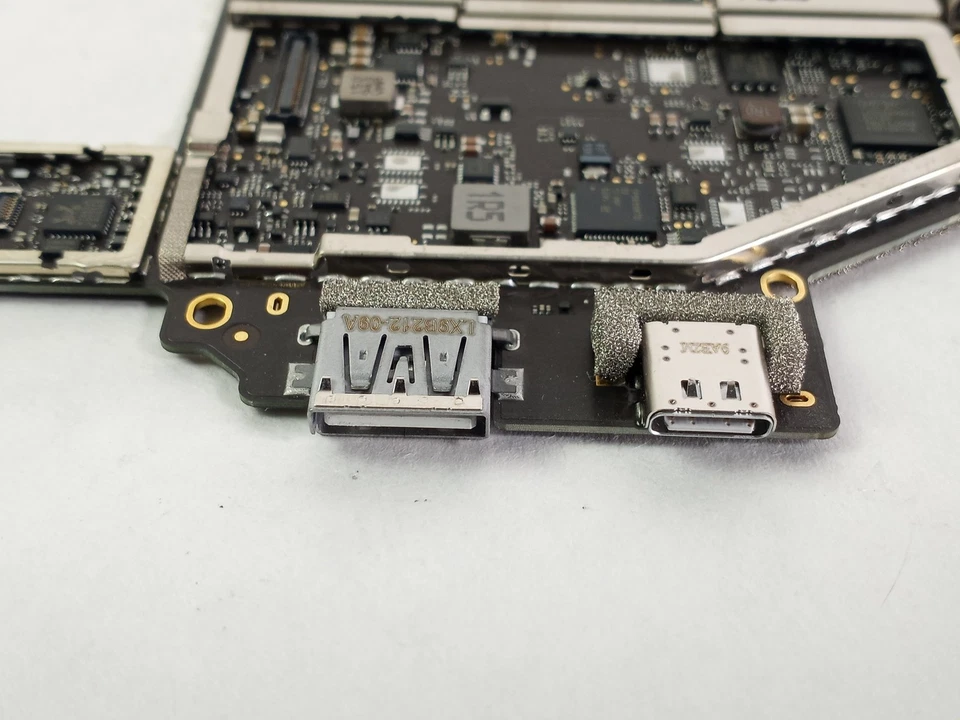 Материнская плата Microsoft Surface Pro 7 1866 Core i5-1035G4 1,1 ГГц 8 ГБ DDR4 - Изображение 3 из 4