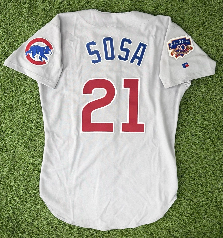 Camiseta deportiva de béisbol Russell vintage 1997 Sammy Sosa Chicago Cubs auténtica 44 grande Foto 2 de 4