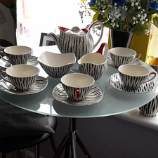 MIDWINTER POTTERIES ZAMBESI 18 PEICE TEASET EXCELLENT VINTAGE CONDITION.