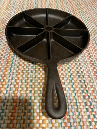 Lodge 8 Piece Corn Bread #8 Triangle Pan Cast Iron Vintage Restored 2 Mold Mark