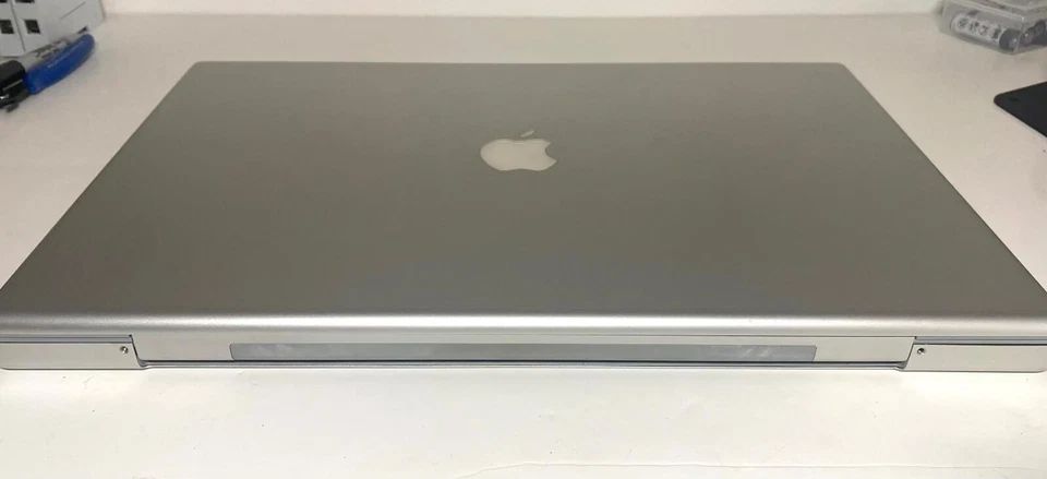 Apple MacBook Pro A1229 17" Laptop -  (Mid 2007) - Image 4 of 4