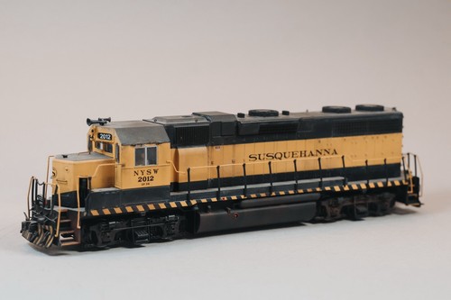 HO Scale Custom Weathered Lot Atlas Susquehanna GP40 w/ DCC