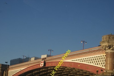 Foto 6x4 Blick auf Blackfriars Bridge von einem Thames Clipper Boot London Lo c2016
