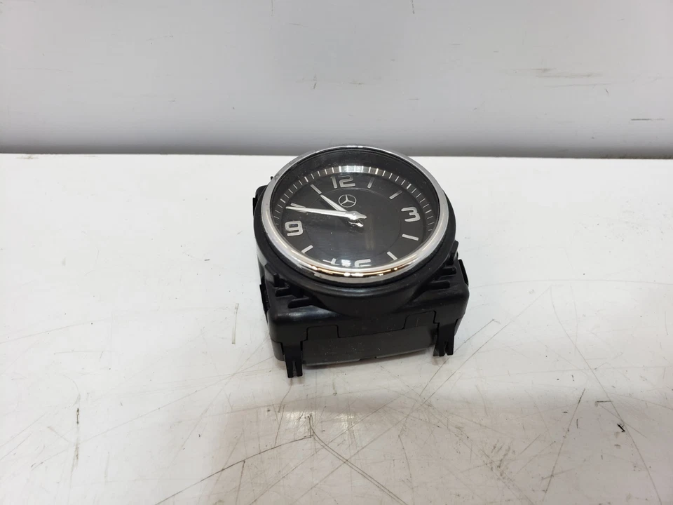 ✅ 2014-2017 OEM Mercedes Benz W222 S550 Center Dash Vent Clock - Image 3 of 4