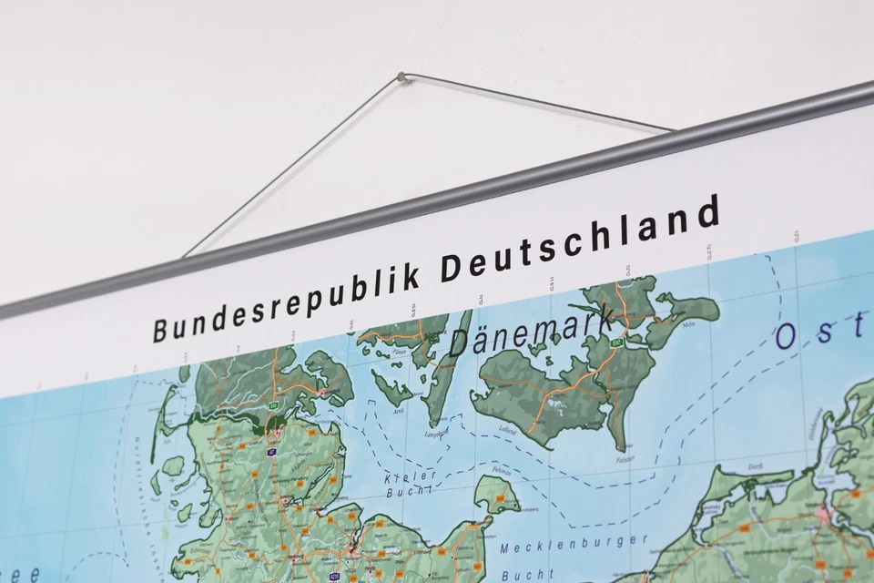 Mapa De Alemania XL Con Listones De Metal Y Laminado 140 X 100 Cm - Imagen 2 de 4