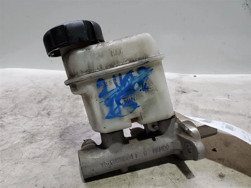 2006-2011, Hyundai Sonata, Brake Master Cylinder, Part Number: 58510-3K200 - Image 2 of 4