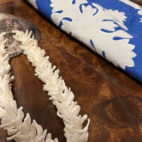 Hawaiian Puka Shell Lei Necklace - Picture 3 of 8